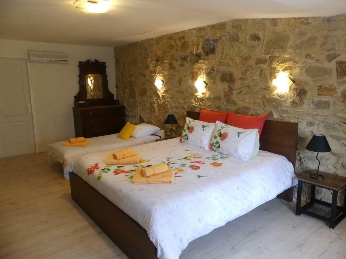 Chambres D'Hotes Les Gragniotes Tournissan Bagian luar foto
